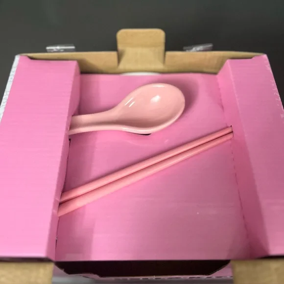 Hello Kitty Enjoy The Little Things Ramen Bowl With Spoon & Chopsticks brand new - Picture 4 of 11